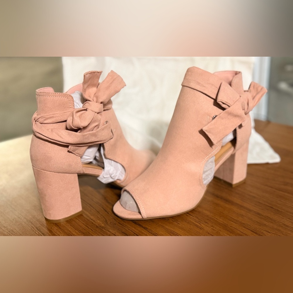 Women's Justfab Peep-Toe Bow Block Heel Booties - Blush